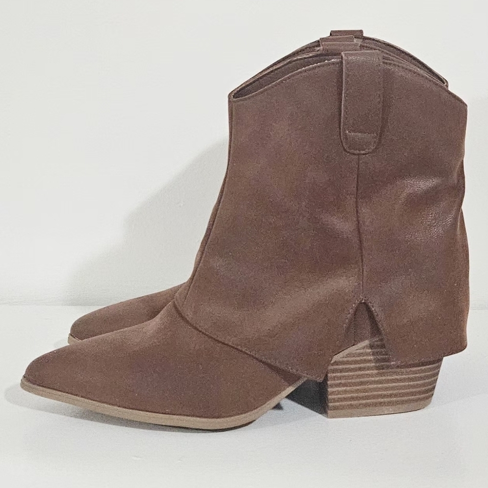 Altar'd State Ginger Fold Over Boots,with a stylish block heel Size 7.5 - Picture 3 of 12